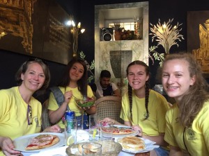 italy-tour-2016-heathers-group-having-lunch-in-verona